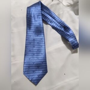 Jimmy Dunhill shinny blue tie